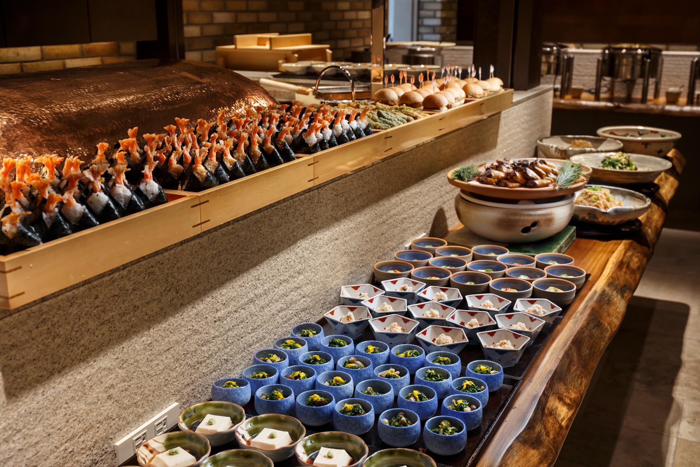 Hotel The Celestine Kyoto Gion Dış mekan fotoğraf A buffet at a restaurant