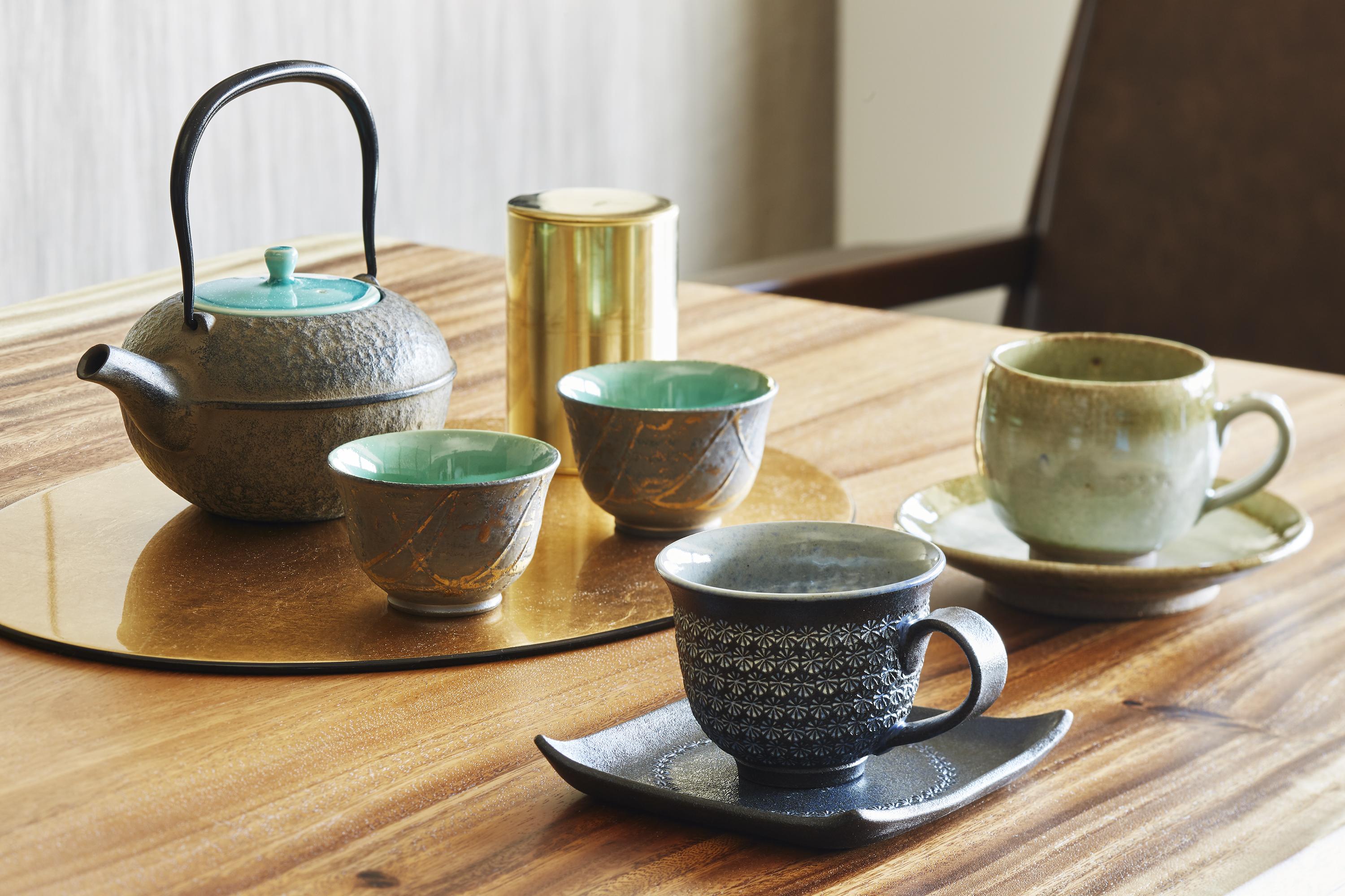 Hotel The Celestine Kyoto Gion Dış mekan fotoğraf A selection of Japanese teaware