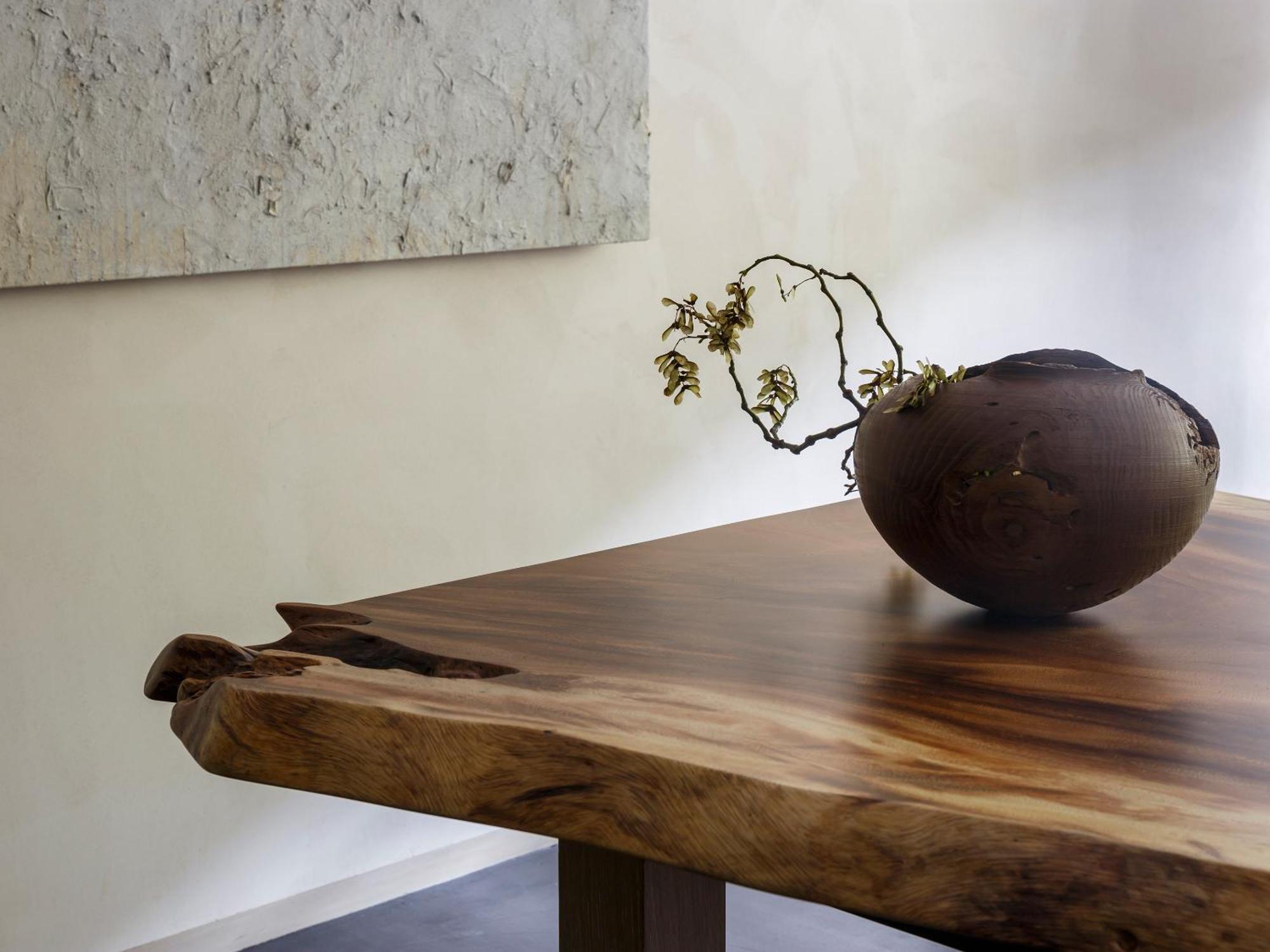 Hotel The Celestine Kyoto Gion Dış mekan fotoğraf A table made from a slab of wood