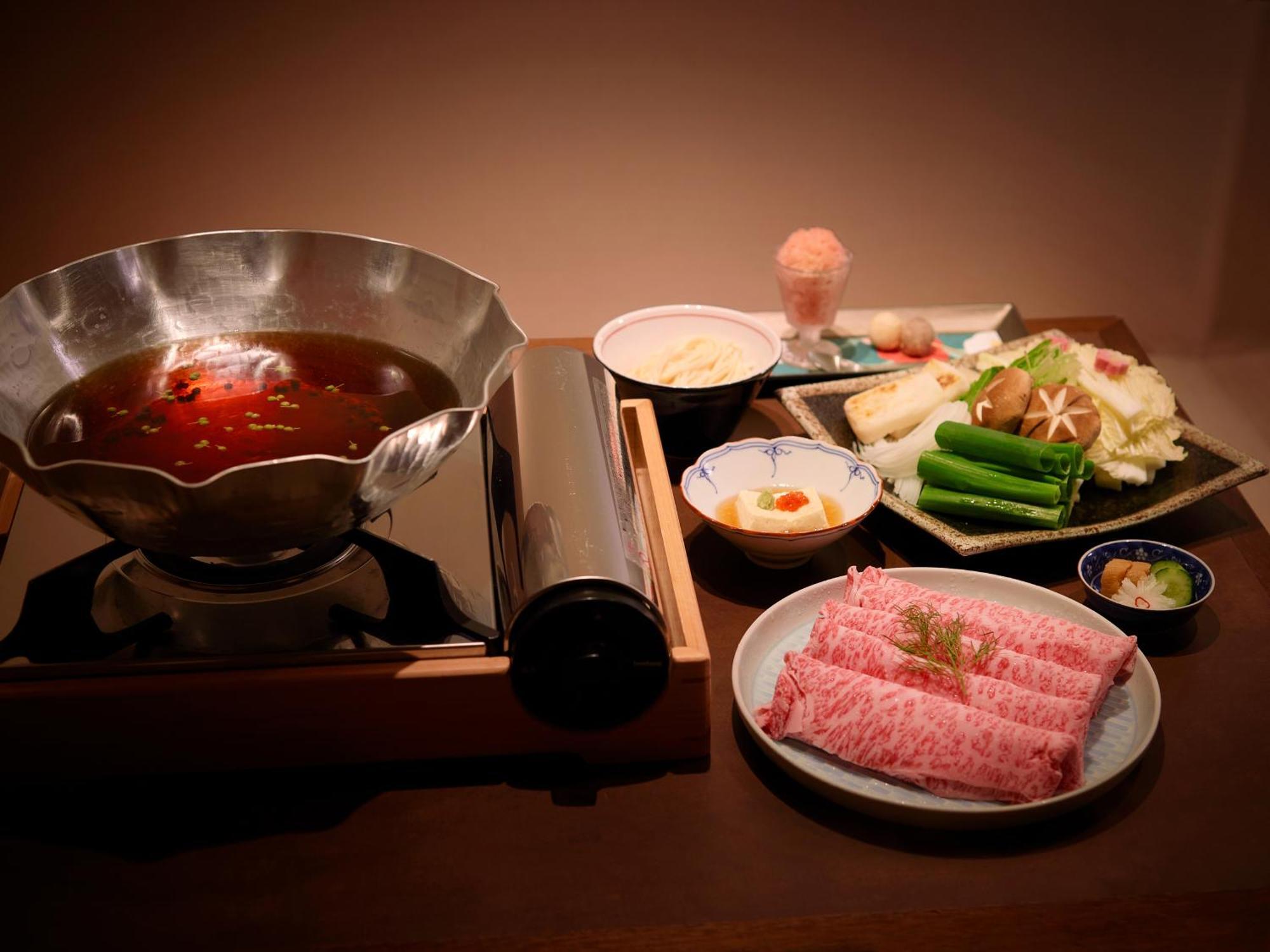 Hotel The Celestine Kyoto Gion Dış mekan fotoğraf A set of dishes prepared for a hot pot